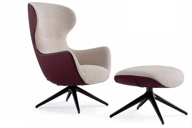 Butaca i otomana amb cames metàl·liques personalitzades